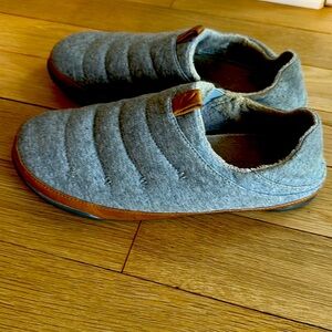 Olukai Mens Size 10 Grey Cotton Slip-Ons